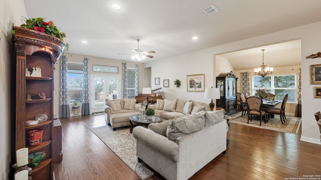 229 Pecan, New Braunfels, TX 78130