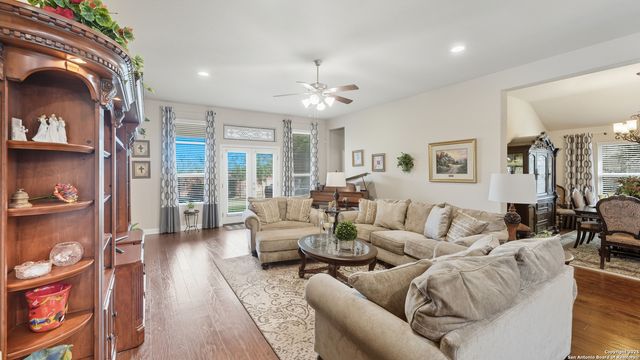 229 Pecan, New Braunfels, TX 78130