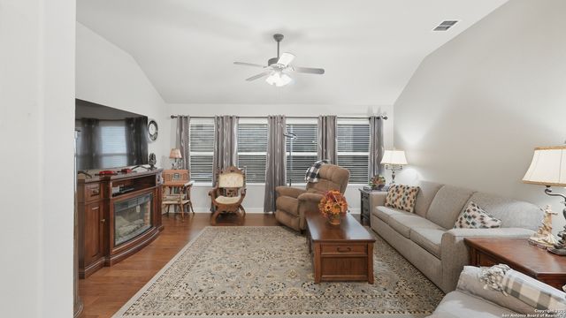 229 Pecan, New Braunfels, TX 78130