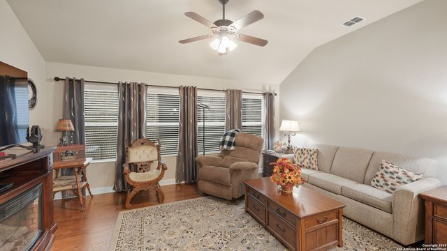 229 Pecan, New Braunfels, TX 78130