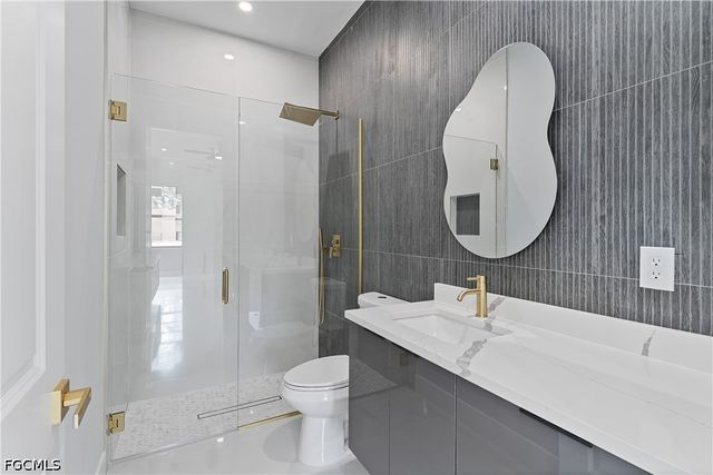 320 Long AVE S, Lehigh Acres, FL 33974