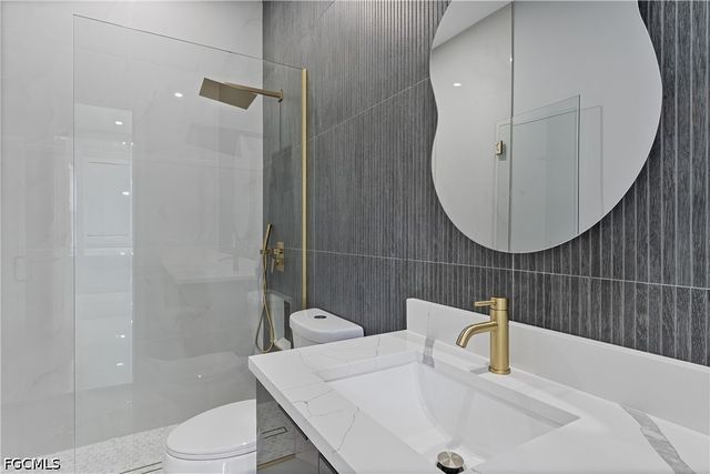 320 Long AVE S, Lehigh Acres, FL 33974