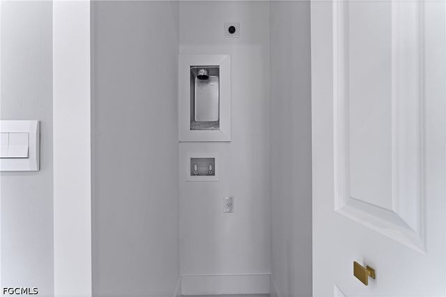 320 Long AVE S, Lehigh Acres, FL 33974