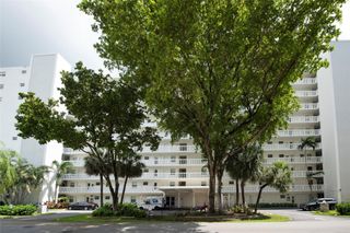 2555 NE 11th St 302, Fort Lauderdale, FL 33304