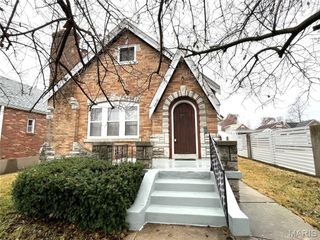 6430 Bancroft Avenue, St Louis, MO 63109