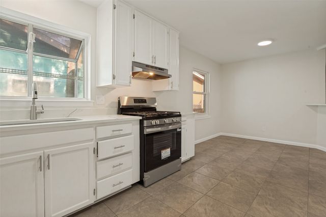 3811 Rolinda Drive, Dallas, TX 75211