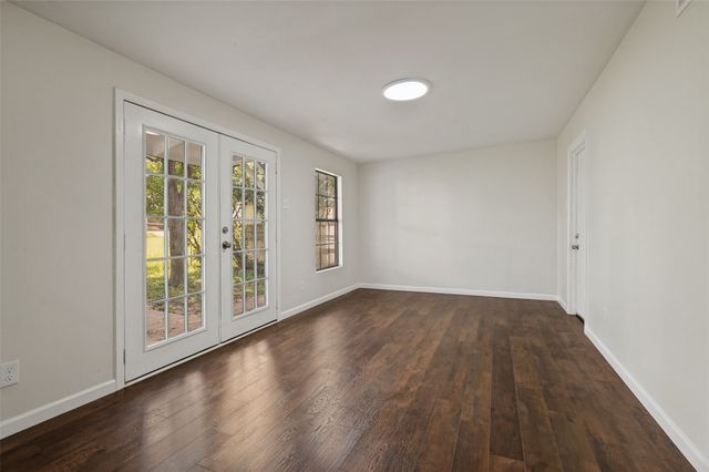 3811 Rolinda Drive, Dallas, TX 75211