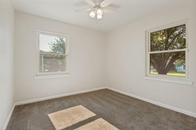 3811 Rolinda Drive, Dallas, TX 75211
