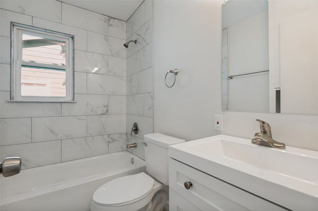 3811 Rolinda Drive, Dallas, TX 75211