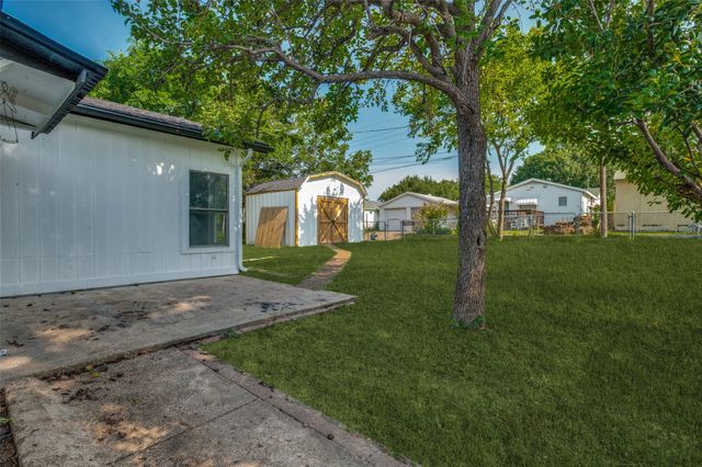3811 Rolinda Drive, Dallas, TX 75211