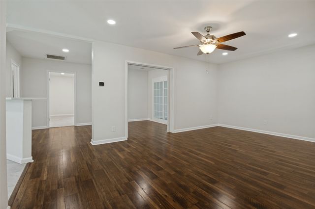 3811 Rolinda Drive, Dallas, TX 75211