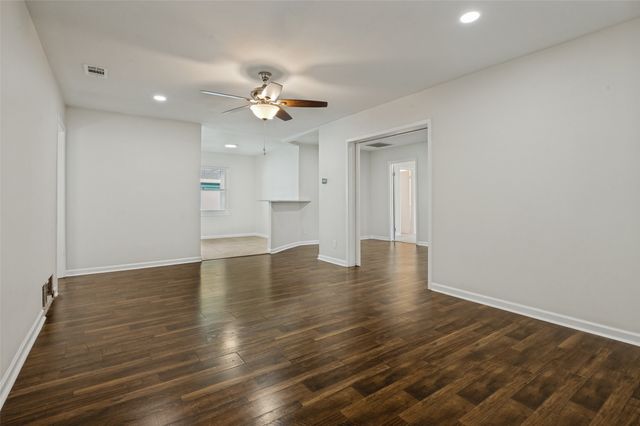 3811 Rolinda Drive, Dallas, TX 75211