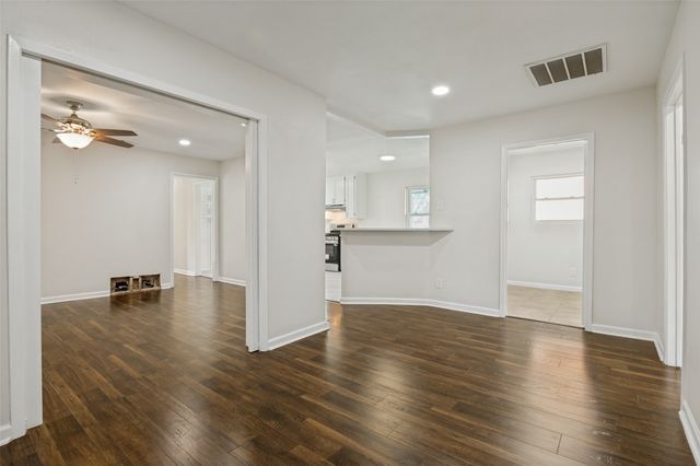 3811 Rolinda Drive, Dallas, TX 75211