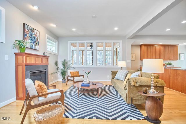 105 Cardiff Place, Chapel Hill, NC 27516