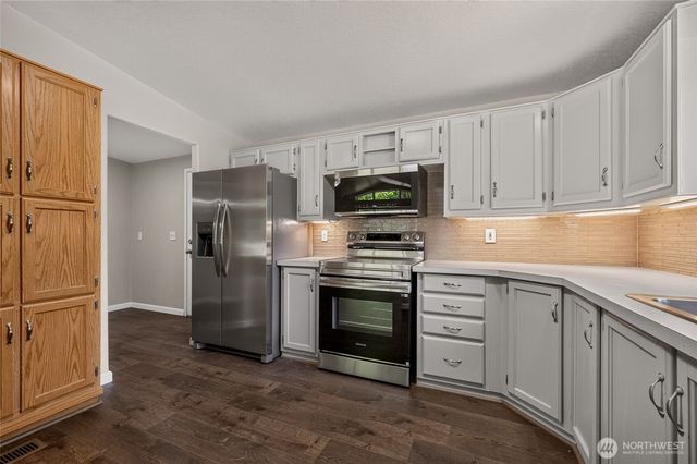 150 E Kingston Way, Shelton, WA 98584