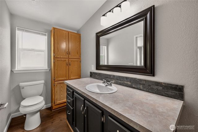 150 E Kingston Way, Shelton, WA 98584