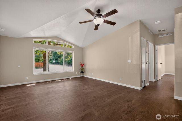 150 E Kingston Way, Shelton, WA 98584