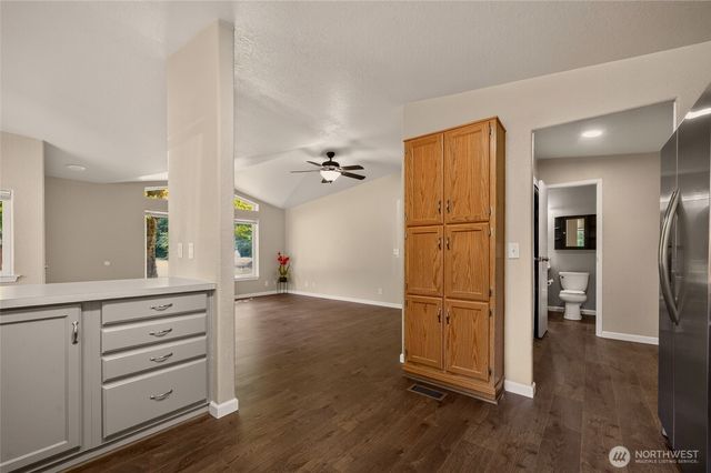 150 E Kingston Way, Shelton, WA 98584