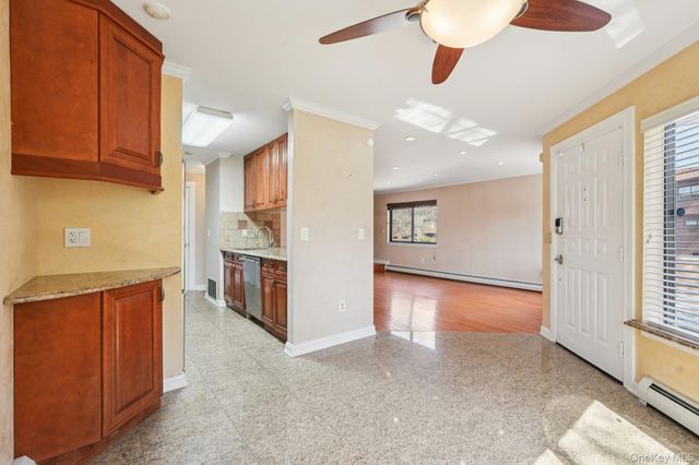 22 Tulip Court, Nanuet, NY 10954