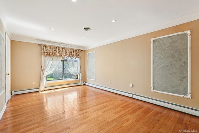 22 Tulip Court, Nanuet, NY 10954