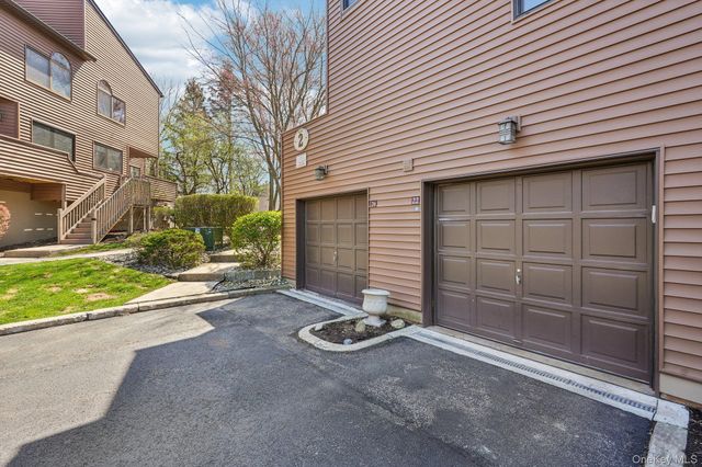 22 Tulip Court, Nanuet, NY 10954