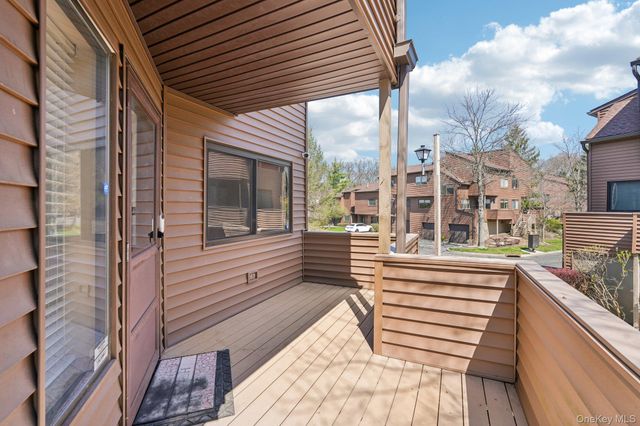 22 Tulip Court, Nanuet, NY 10954