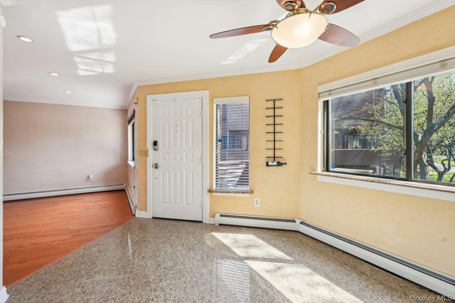 22 Tulip Court, Nanuet, NY 10954
