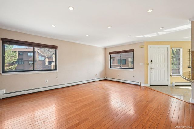 22 Tulip Court, Nanuet, NY 10954