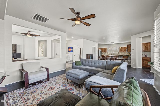 4080 E SOURWOOD Drive, Gilbert, AZ 85298
