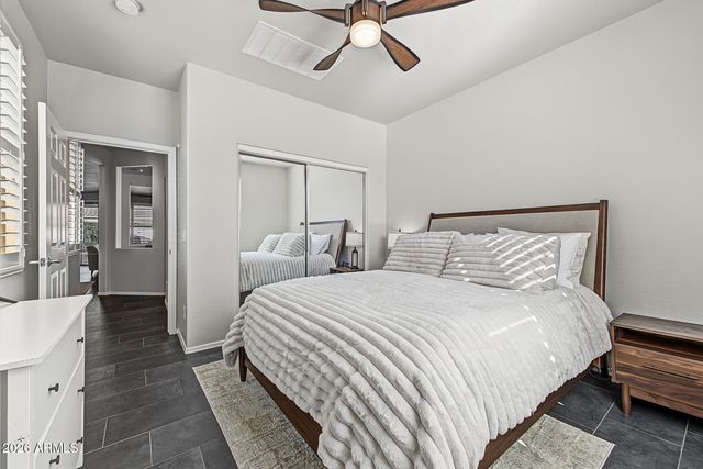 4080 E SOURWOOD Drive, Gilbert, AZ 85298