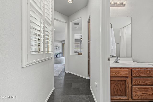 4080 E SOURWOOD Drive, Gilbert, AZ 85298