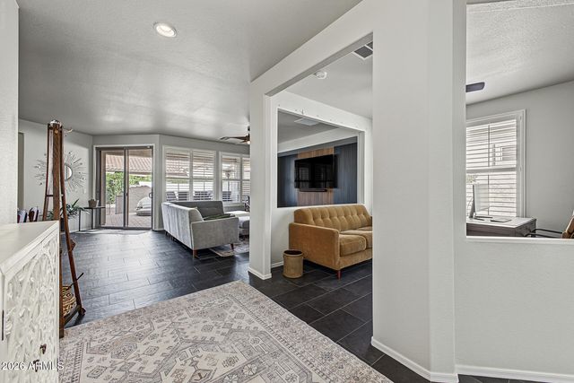 4080 E SOURWOOD Drive, Gilbert, AZ 85298
