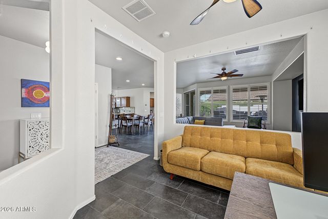 4080 E SOURWOOD Drive, Gilbert, AZ 85298