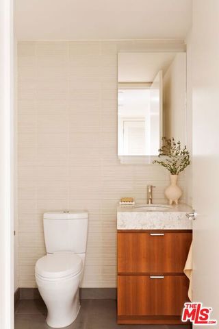 1755 Ocean Avenue 308, Santa Monica, CA 90401