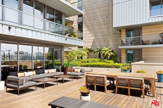 1755 Ocean Avenue 308, Santa Monica, CA 90401