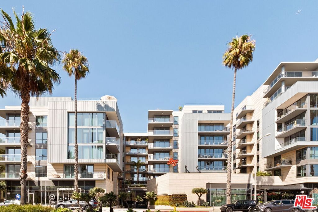 1755 Ocean Avenue 308, Santa Monica, CA 90401