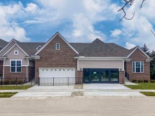 2260 Chase Drive 115, Howell, MI 48855
