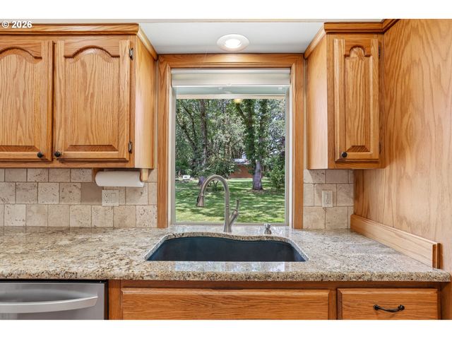 17605 Sw PHEASANT Ln, Beaverton, OR 97003