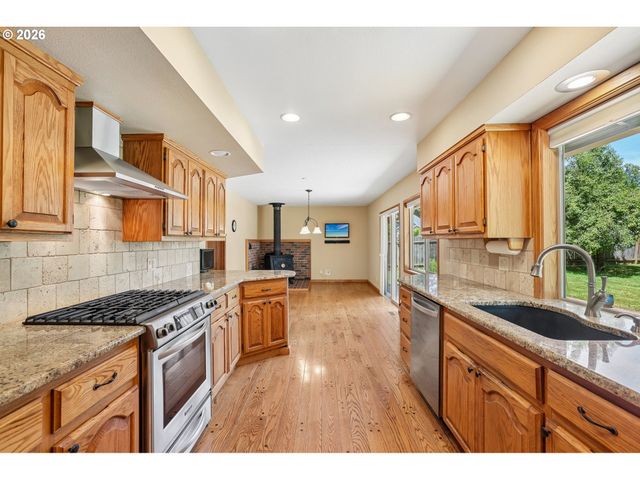17605 Sw PHEASANT Ln, Beaverton, OR 97003