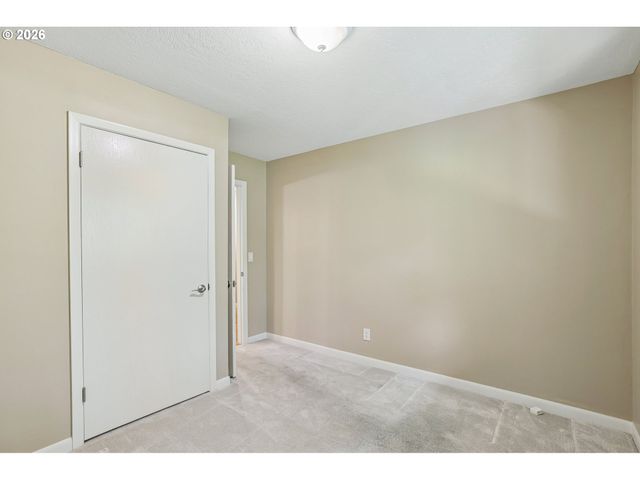 17605 Sw PHEASANT Ln, Beaverton, OR 97003