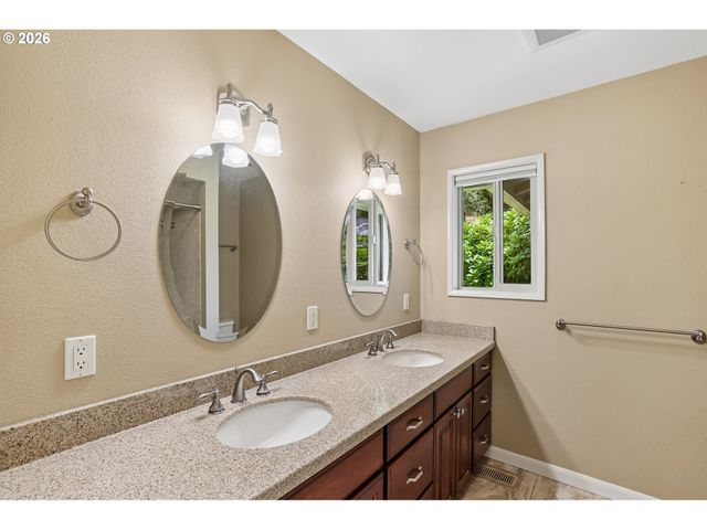 17605 Sw PHEASANT Ln, Beaverton, OR 97003