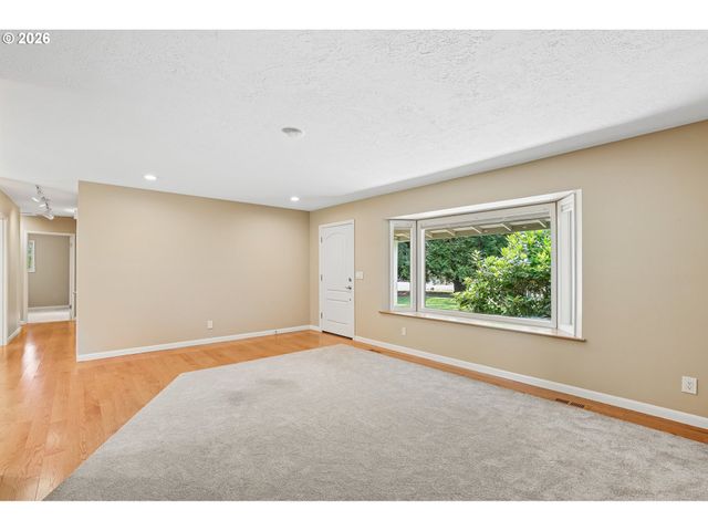 17605 Sw PHEASANT Ln, Beaverton, OR 97003