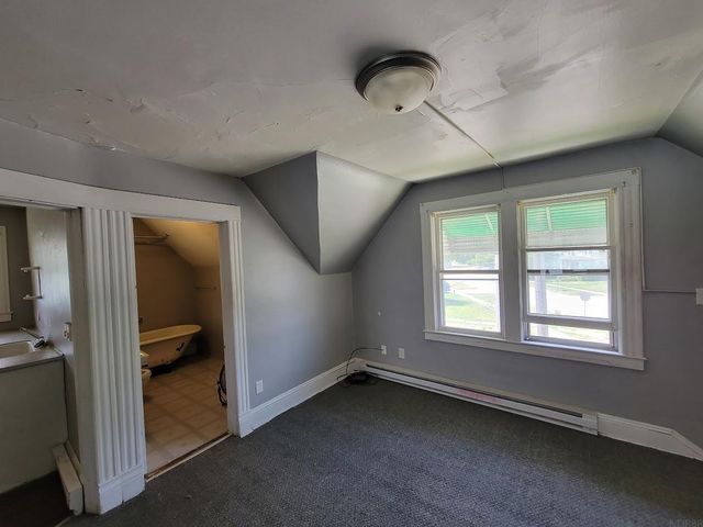 102 South Street, Waterloo, IA 50701