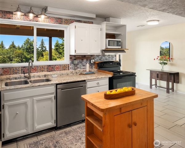 7206 SW 248th Street, Vashon, WA 98070