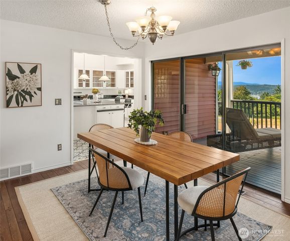 7206 SW 248th Street, Vashon, WA 98070