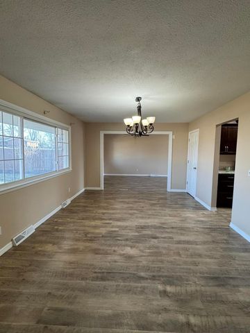 6735 N NELSON DR, Columbia, MO 65202