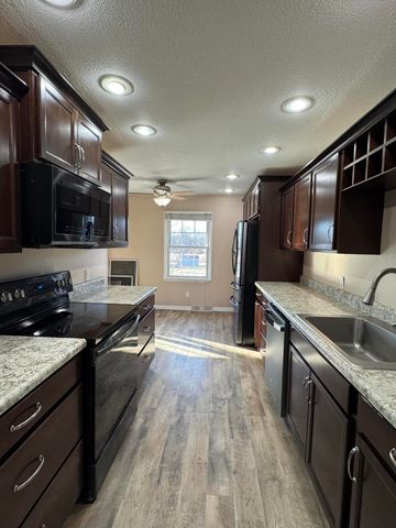 6735 N NELSON DR, Columbia, MO 65202