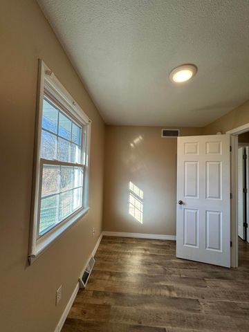 6735 N NELSON DR, Columbia, MO 65202