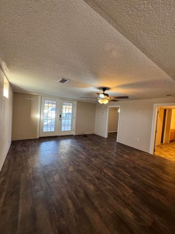 6735 N NELSON DR, Columbia, MO 65202