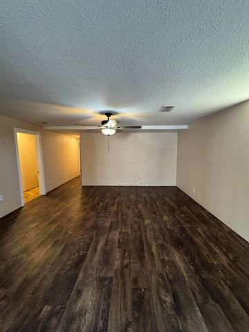 6735 N NELSON DR, Columbia, MO 65202